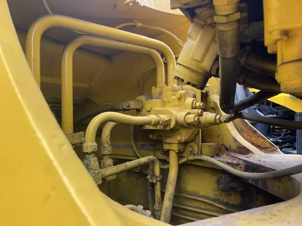 Komatsu WA470 - Ratinis krautuvas: foto 4 Komatsu WA470 - Ratinis krautuvas: foto 4