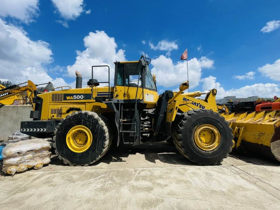 Ratinis krautuvas Komatsu WA500-8: foto 1