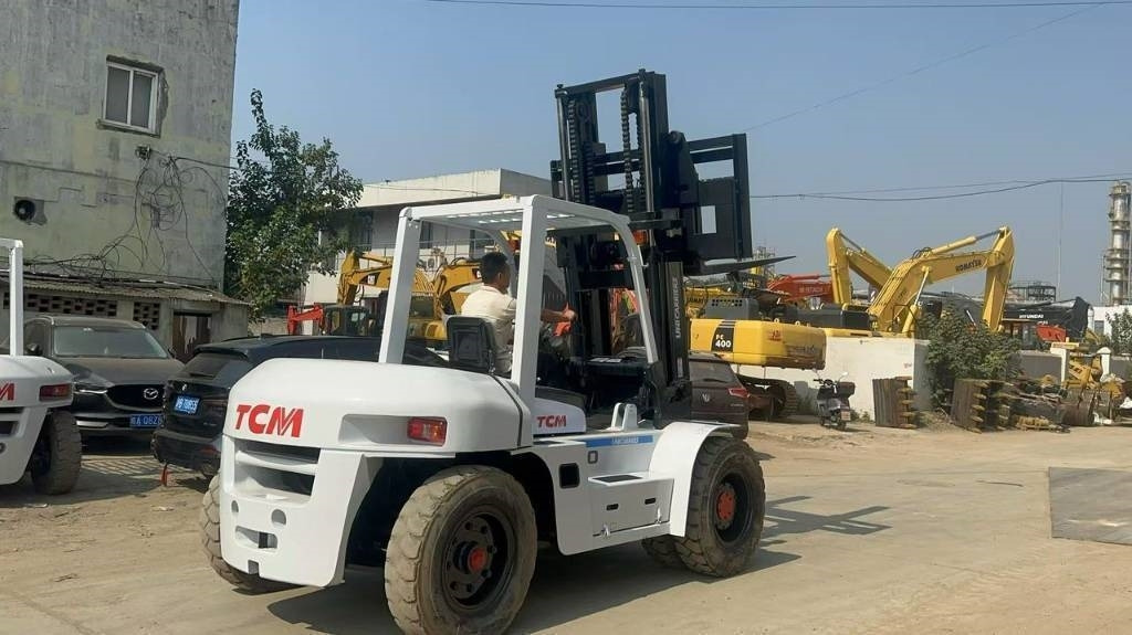 TCM FD 100 Z8 - Teleskopinis krautuvas: foto 1 TCM FD 100 Z8 - Teleskopinis krautuvas: foto 1