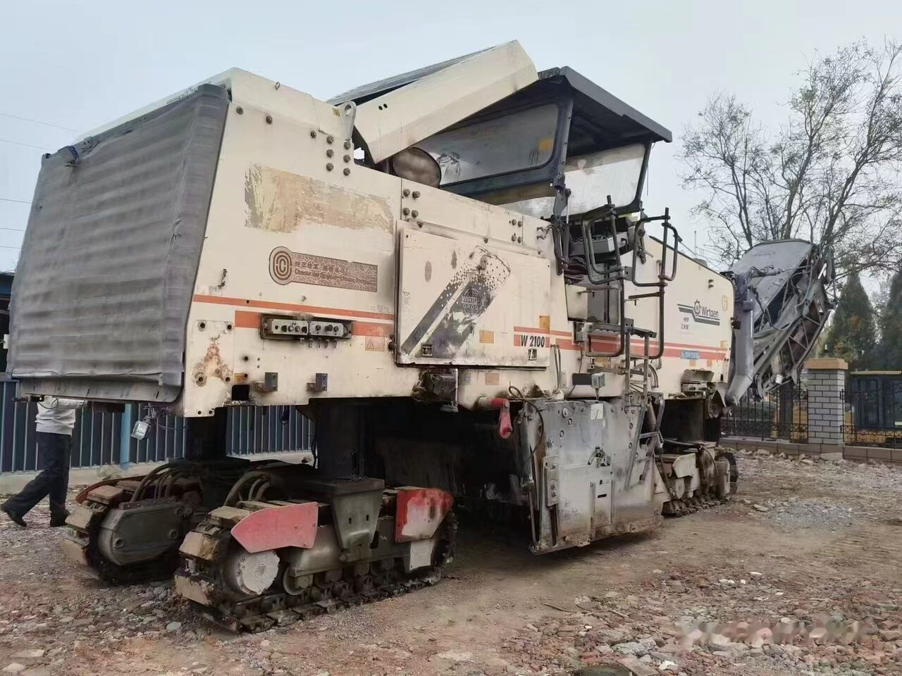 Wirtgen W2100 - Asfalto freza: foto 1 Wirtgen W2100 - Asfalto freza: foto 1