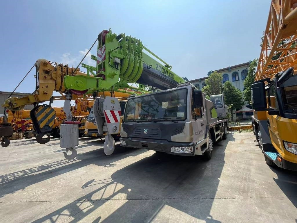 Zoomlion ZTC251V - Autokranas: foto 1 Zoomlion ZTC251V - Autokranas: foto 1