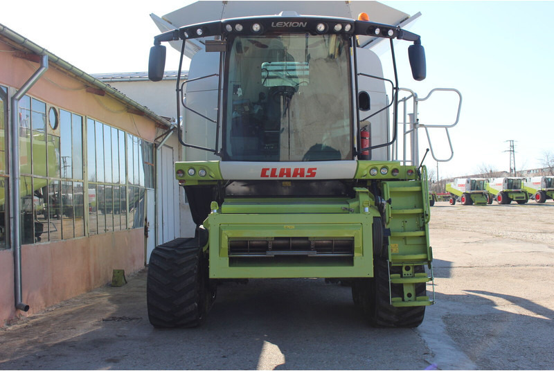 Claas Lexion 770 TT - Derliaus nuėmimo kombainas: foto 1 Claas Lexion 770 TT - Derliaus nuėmimo kombainas: foto 1
