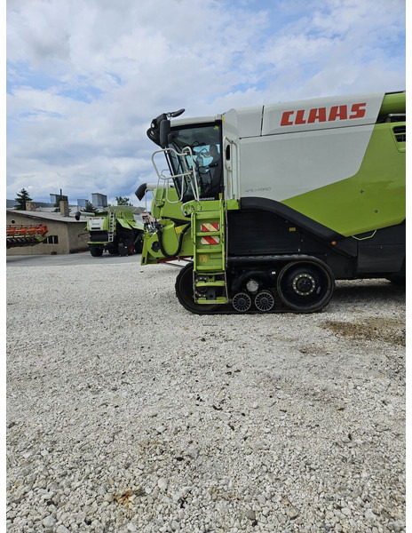 Claas Lexion 770tt - Derliaus nuėmimo kombainas: foto 2 Claas Lexion 770tt - Derliaus nuėmimo kombainas: foto 2