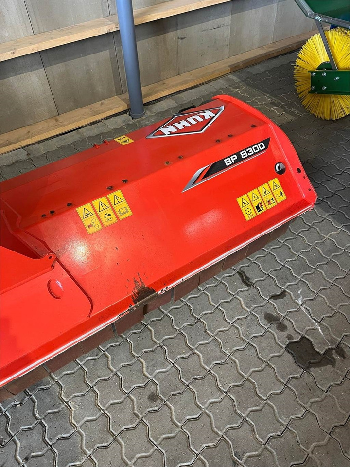 Kuhn BP 8300 - Žolės smulkintuvas: foto 3 Kuhn BP 8300 - Žolės smulkintuvas: foto 3