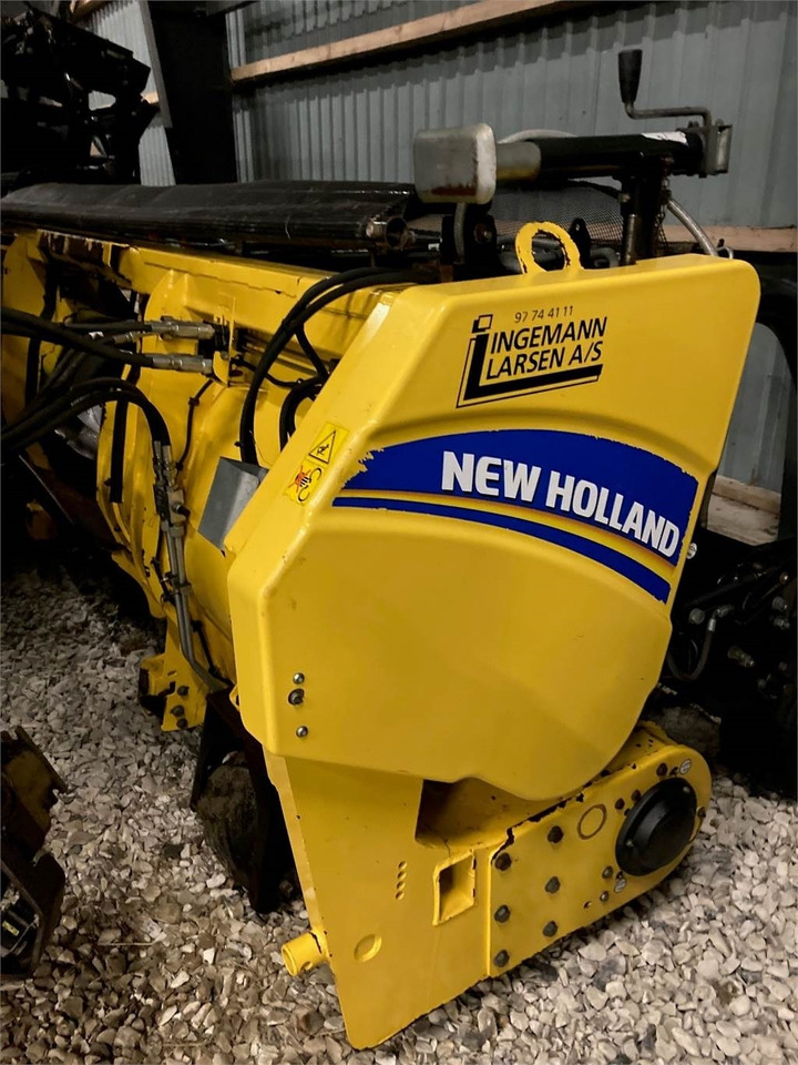New Holland 380FPE PICKUP - Įranga už pašarų kombainai: foto 1 New Holland 380FPE PICKUP - Įranga už pašarų kombainai: foto 1