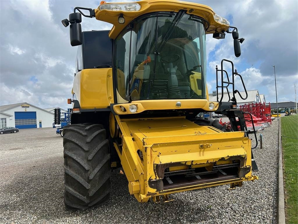 New Holland CX860 SLH - Derliaus nuėmimo kombainas: foto 2 New Holland CX860 SLH - Derliaus nuėmimo kombainas: foto 2