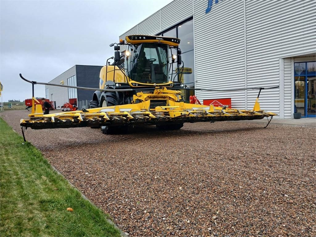 New Holland FR650 ST5 - Pašarų kombainas: foto 5 New Holland FR650 ST5 - Pašarų kombainas: foto 5