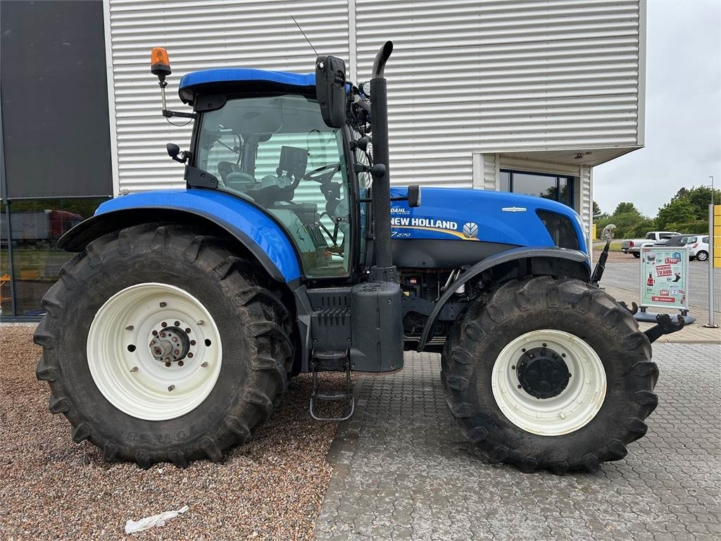 New Holland T7.270AC KEY - Traktorius: foto 2 New Holland T7.270AC KEY - Traktorius: foto 2