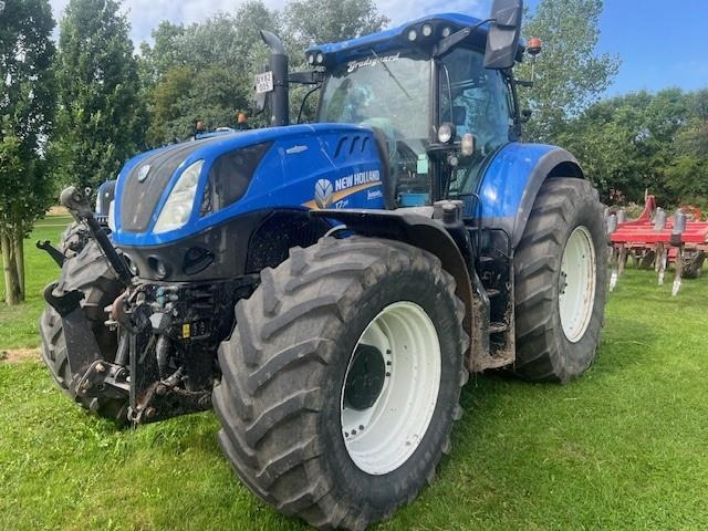 New Holland T7.315 AC - Traktorius: foto 1 New Holland T7.315 AC - Traktorius: foto 1