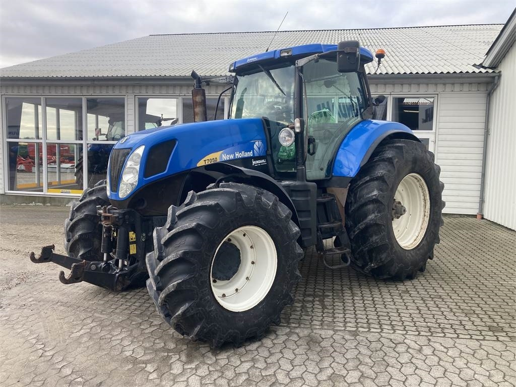 New Holland T7050 - Traktorius: foto 3 New Holland T7050 - Traktorius: foto 3