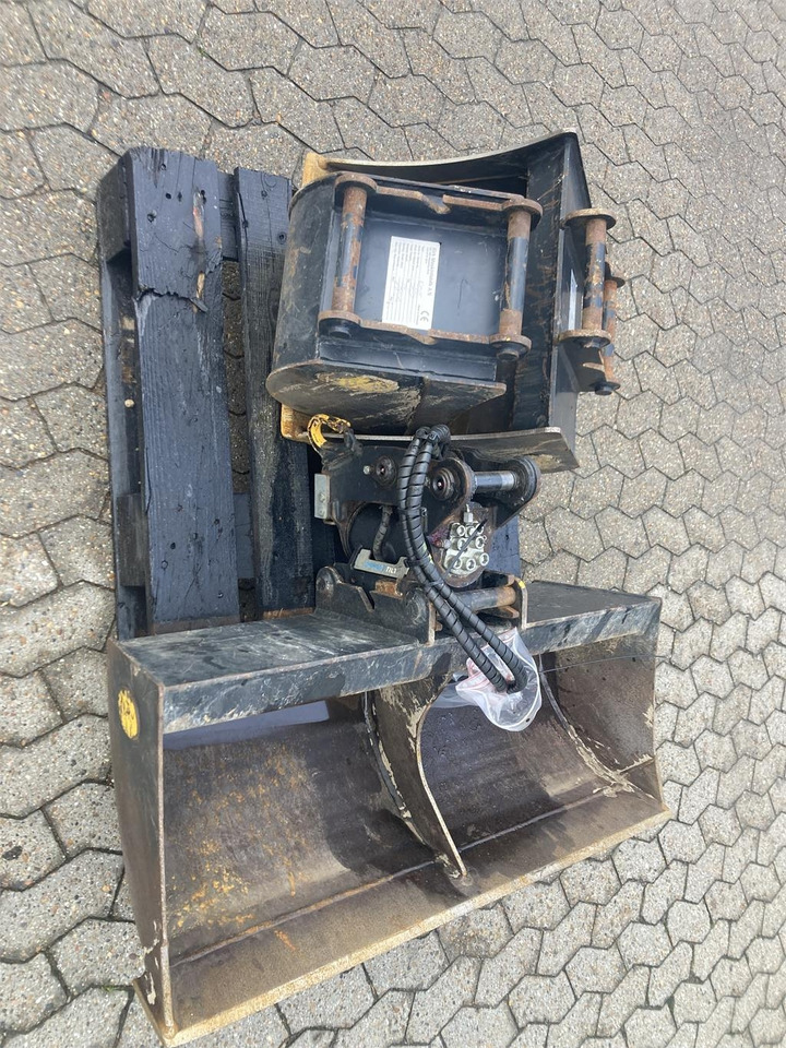 COMPACTTILT CT2-HS4  - Padargas - Statybinė technika: foto 1 COMPACTTILT CT2-HS4  - Padargas - Statybinė technika: foto 1