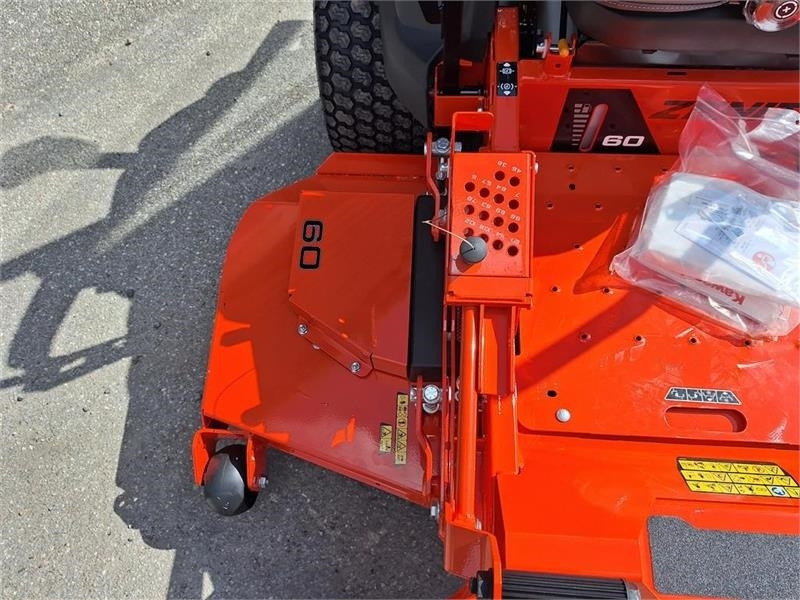 Ariens Zenith 60" (152 cm Klippe bredde) - Komunalinis traktorius: foto 4 Ariens Zenith 60" (152 cm Klippe bredde) - Komunalinis traktorius: foto 4