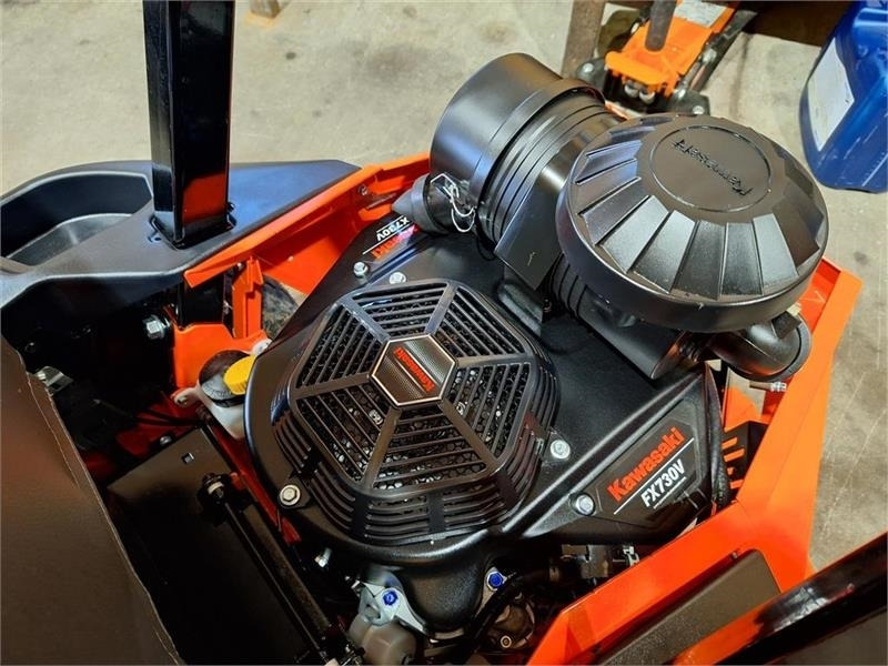 Ariens Zenith 60" SD - Komunalinis traktorius: foto 4 Ariens Zenith 60" SD - Komunalinis traktorius: foto 4