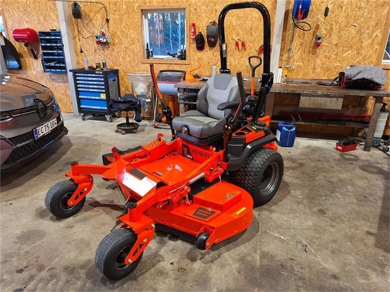 Ariens Zenith 60" SD - Komunalinis traktorius: foto 1 Ariens Zenith 60" SD - Komunalinis traktorius: foto 1