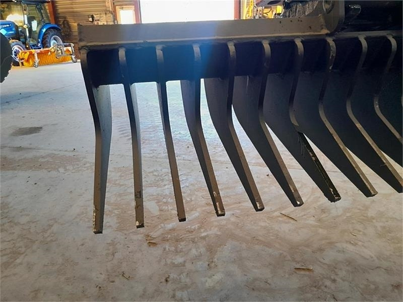 - - - CP METAL RIVE - Šieno grėblys/ Vartytuvas: foto 3 - - - CP METAL RIVE - Šieno grėblys/ Vartytuvas: foto 3