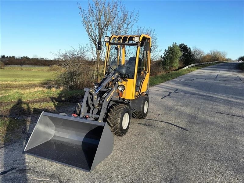 Eurotrac W11 Lav tårn og førerhus - Šarnyrinis krautuvas: foto 2 Eurotrac W11 Lav tårn og førerhus - Šarnyrinis krautuvas: foto 2
