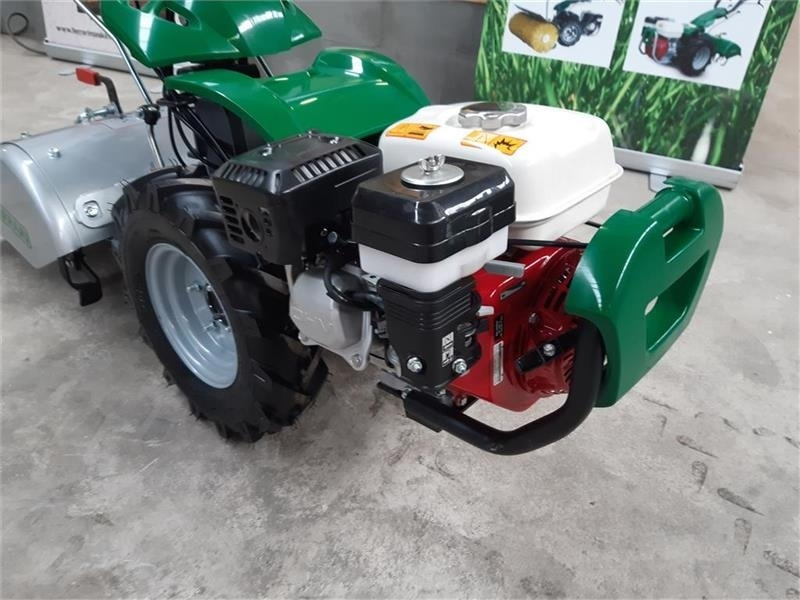 Ferrari 328 - Komunalinis traktorius: foto 4 Ferrari 328 - Komunalinis traktorius: foto 4