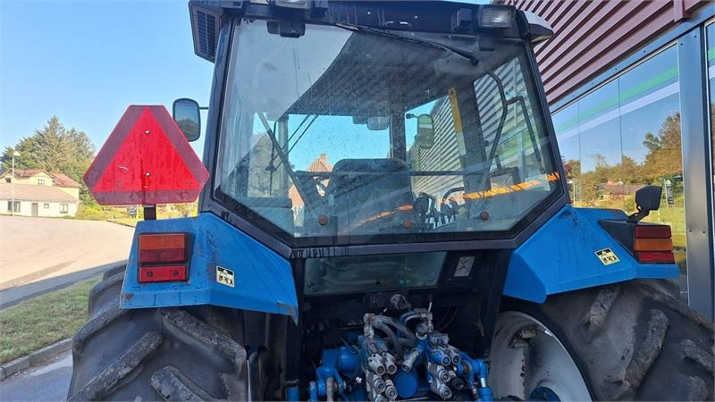 Ford 8240 - Traktorius: foto 3 Ford 8240 - Traktorius: foto 3