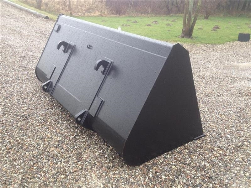 Manitou J-Maskiner Kornskovl - Teleskopinis krautuvas: foto 3 Manitou J-Maskiner Kornskovl - Teleskopinis krautuvas: foto 3