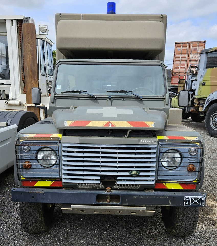 LAND ROVER Défender Ambulance - Komercinis automobilis: foto 2 LAND ROVER Défender Ambulance - Komercinis automobilis: foto 2