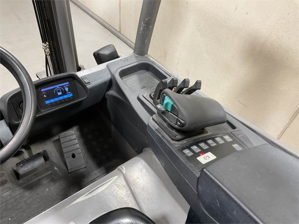 Jungheinrich EFG 425 K - Elektrinis krautuvas: foto 5 Jungheinrich EFG 425 K - Elektrinis krautuvas: foto 5