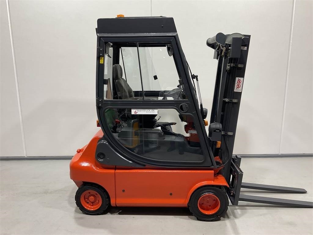 Linde E20P-02 - Elektrinis krautuvas: foto 1 Linde E20P-02 - Elektrinis krautuvas: foto 1