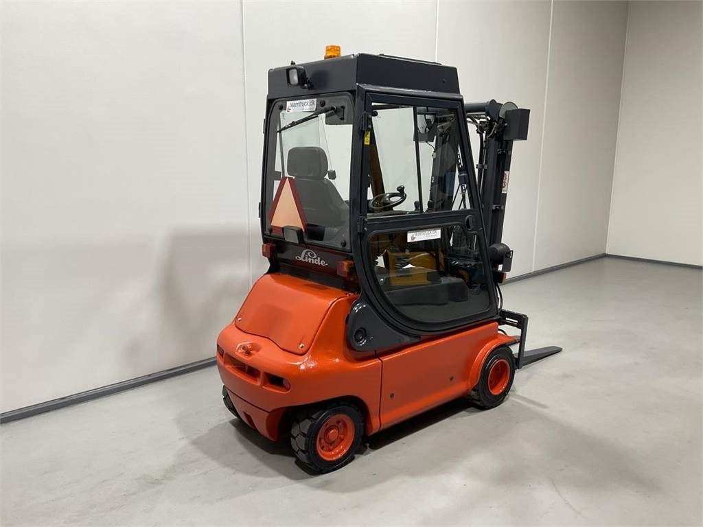 Linde E20P-02 - Elektrinis krautuvas: foto 2 Linde E20P-02 - Elektrinis krautuvas: foto 2