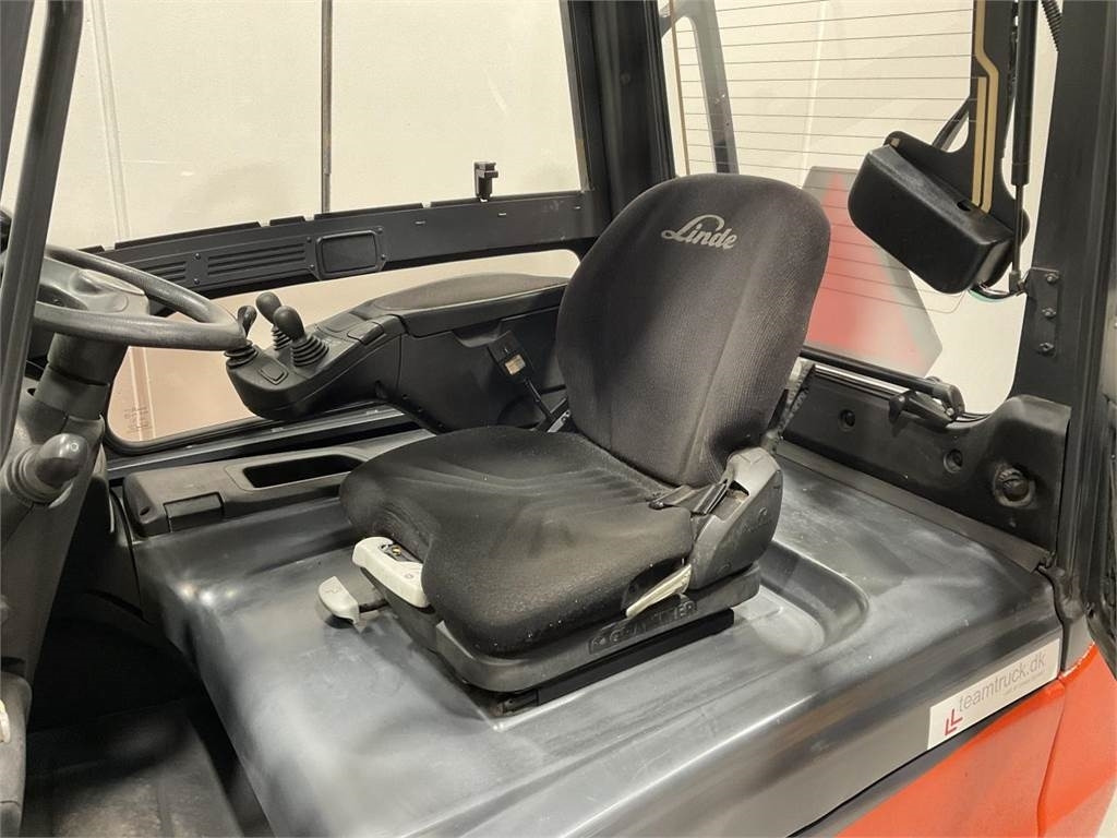 Linde E30 - Elektrinis krautuvas: foto 5 Linde E30 - Elektrinis krautuvas: foto 5