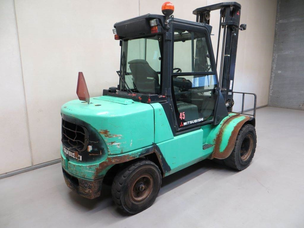 Mitsubishi FD45K - Dyzelinis krautuvas: foto 4 Mitsubishi FD45K - Dyzelinis krautuvas: foto 4
