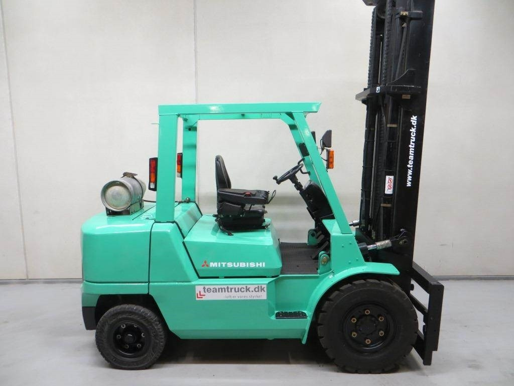 Mitsubishi FG45K2 - Dujinis krautuvas: foto 1 Mitsubishi FG45K2 - Dujinis krautuvas: foto 1