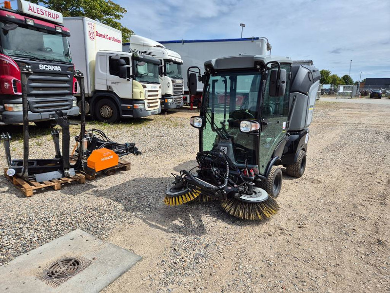 Kärcher MIC 26 // Feje-sug // Kantklipper - Traktorinė priekaba: foto 1 Kärcher MIC 26 // Feje-sug // Kantklipper - Traktorinė priekaba: foto 1