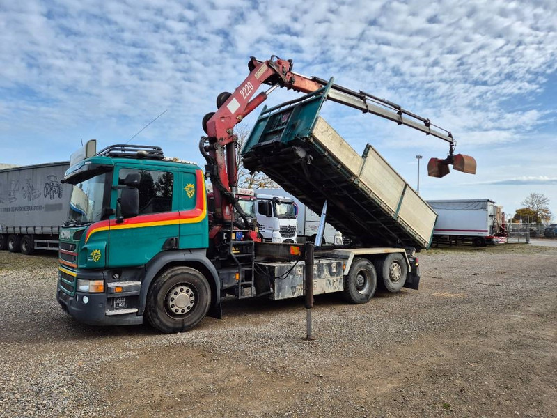 Scania P450 6x2/4 // HMF 2223 K4 // 3-way tip - Sunkvežimis su kranu: foto 4 Scania P450 6x2/4 // HMF 2223 K4 // 3-way tip - Sunkvežimis su kranu: foto 4