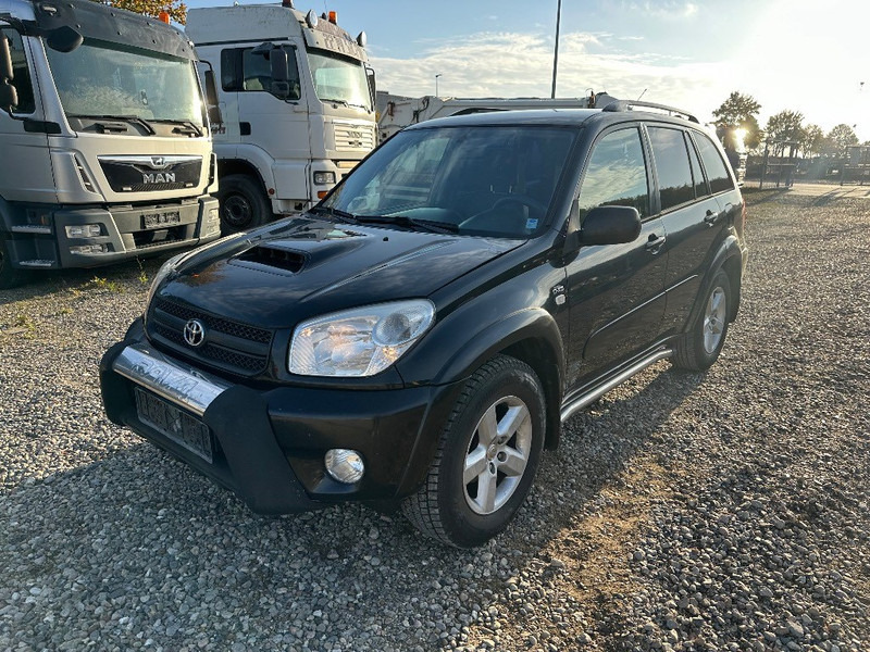 Toyota RAV4 2.0D 4x4 - Krovininis mikroautobusas: foto 1 Toyota RAV4 2.0D 4x4 - Krovininis mikroautobusas: foto 1