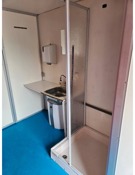 Furgonas priekaba VA 1300 kg Toilet/Bad/omklædning/spiserum: foto 14