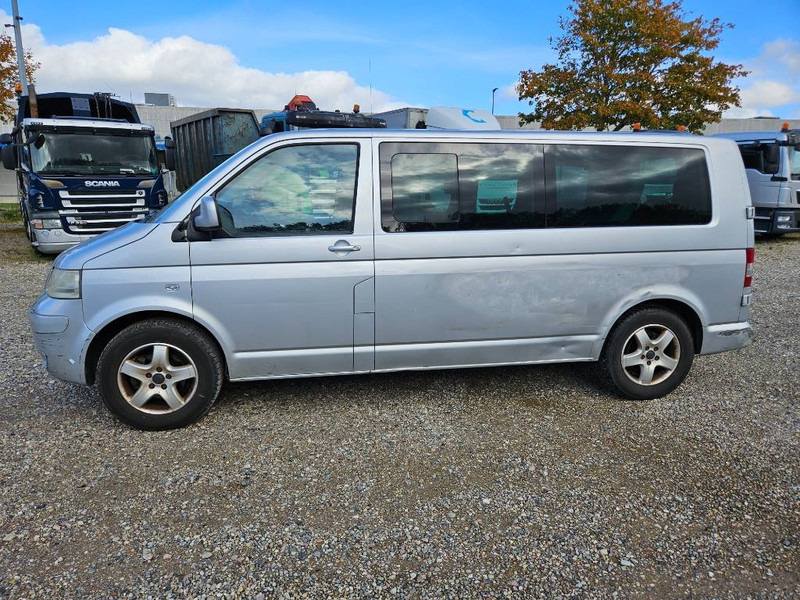 Volkswagen Caravelle 2,5 TDi 130 lang 10prs 5d - Lengvasis automobilis: foto 2 Volkswagen Caravelle 2,5 TDi 130 lang 10prs 5d - Lengvasis automobilis: foto 2
