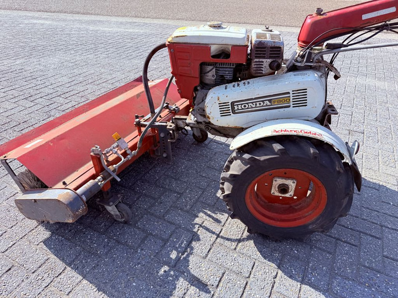 Honda F800 Veegmachine - Gatvių šlavimo mašina: foto 2 Honda F800 Veegmachine - Gatvių šlavimo mašina: foto 2