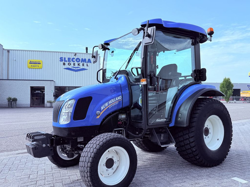 New Holland Boomer 45D Easy Drive - Traktorius: foto 1 New Holland Boomer 45D Easy Drive - Traktorius: foto 1
