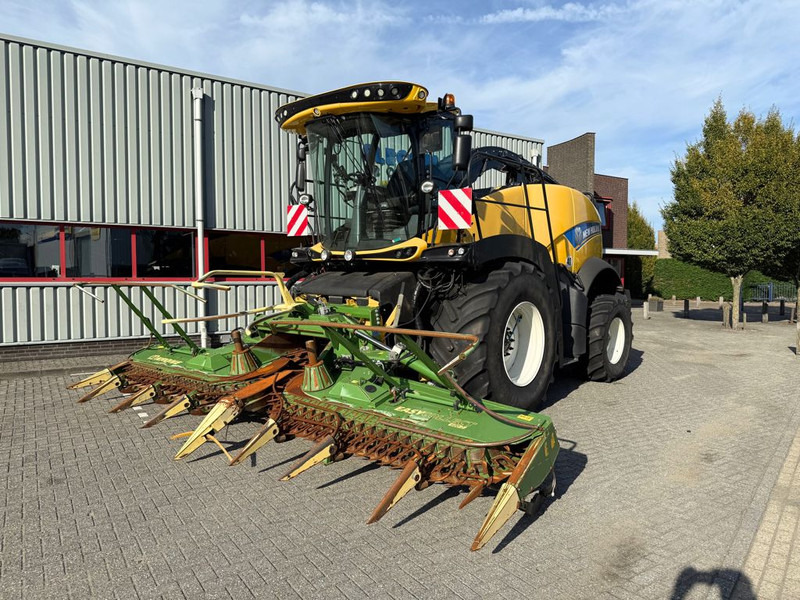 New Holland FR550 Forage Cruiser + Krone Easycollect - Pašarų kombainas: foto 2 New Holland FR550 Forage Cruiser + Krone Easycollect - Pašarų kombainas: foto 2