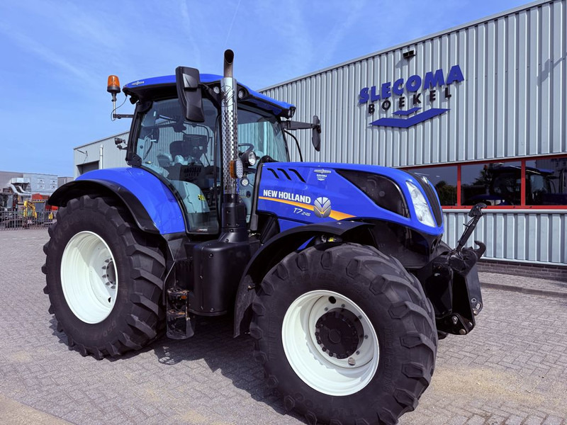 New Holland T7.245 AC STAGE V - Traktorius: foto 2 New Holland T7.245 AC STAGE V - Traktorius: foto 2