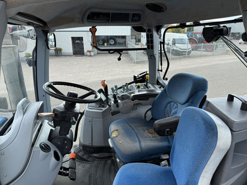 New Holland T7040 Power Command - Traktorius: foto 5 New Holland T7040 Power Command - Traktorius: foto 5