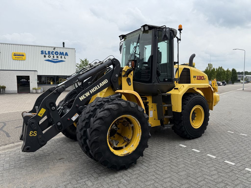 New Holland W130C Tool Carrier - Ratinis krautuvas: foto 1 New Holland W130C Tool Carrier - Ratinis krautuvas: foto 1