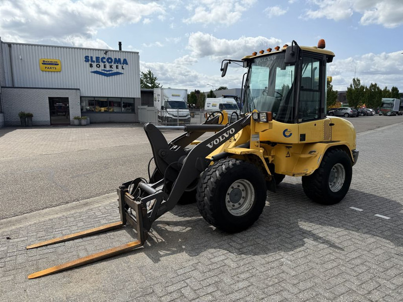Volvo L30B Pro Shovel - Ratinis krautuvas: foto 1 Volvo L30B Pro Shovel - Ratinis krautuvas: foto 1