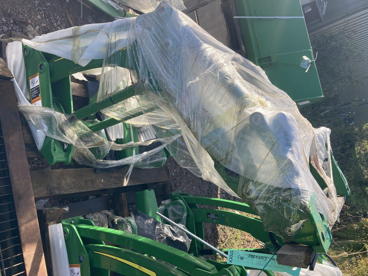 John Deere 120R Front Loader - Traktorius - frontalinis krautuvas: foto 2 John Deere 120R Front Loader - Traktorius - frontalinis krautuvas: foto 2