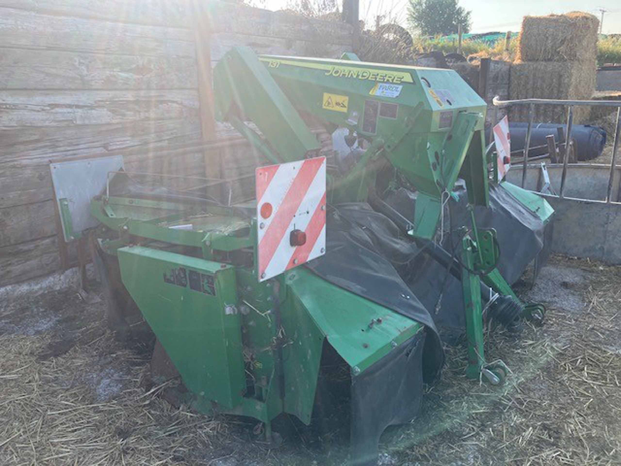 John Deere 131 - Pašarų tvarkymo technika: foto 2 John Deere 131 - Pašarų tvarkymo technika: foto 2