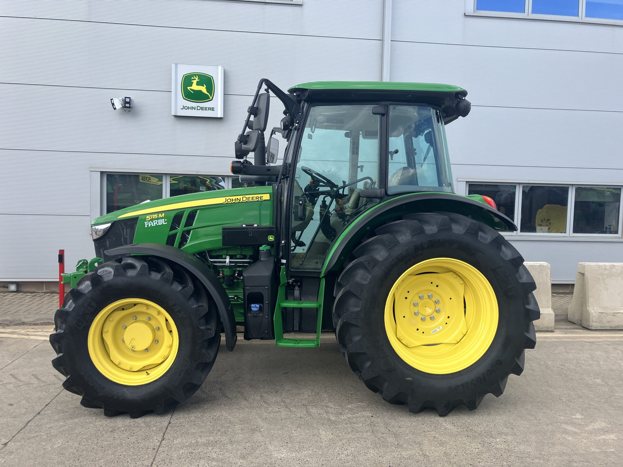 John Deere 5115M - Traktorius: foto 2 John Deere 5115M - Traktorius: foto 2