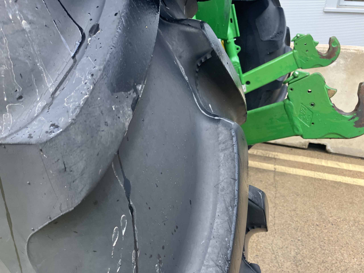 Traktorius John Deere 6110M: foto 12