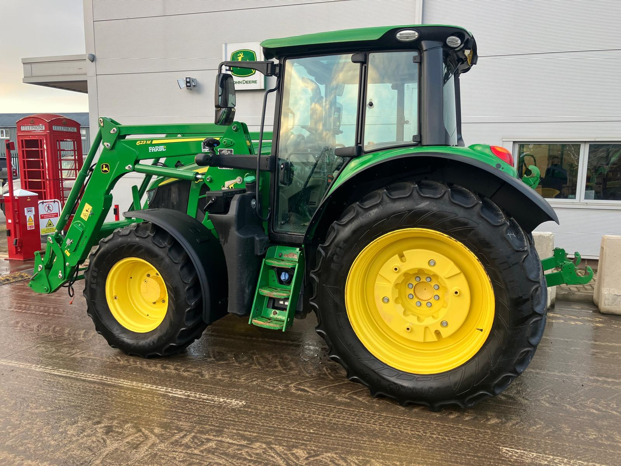 John Deere 6120M - Traktorius: foto 4 John Deere 6120M - Traktorius: foto 4