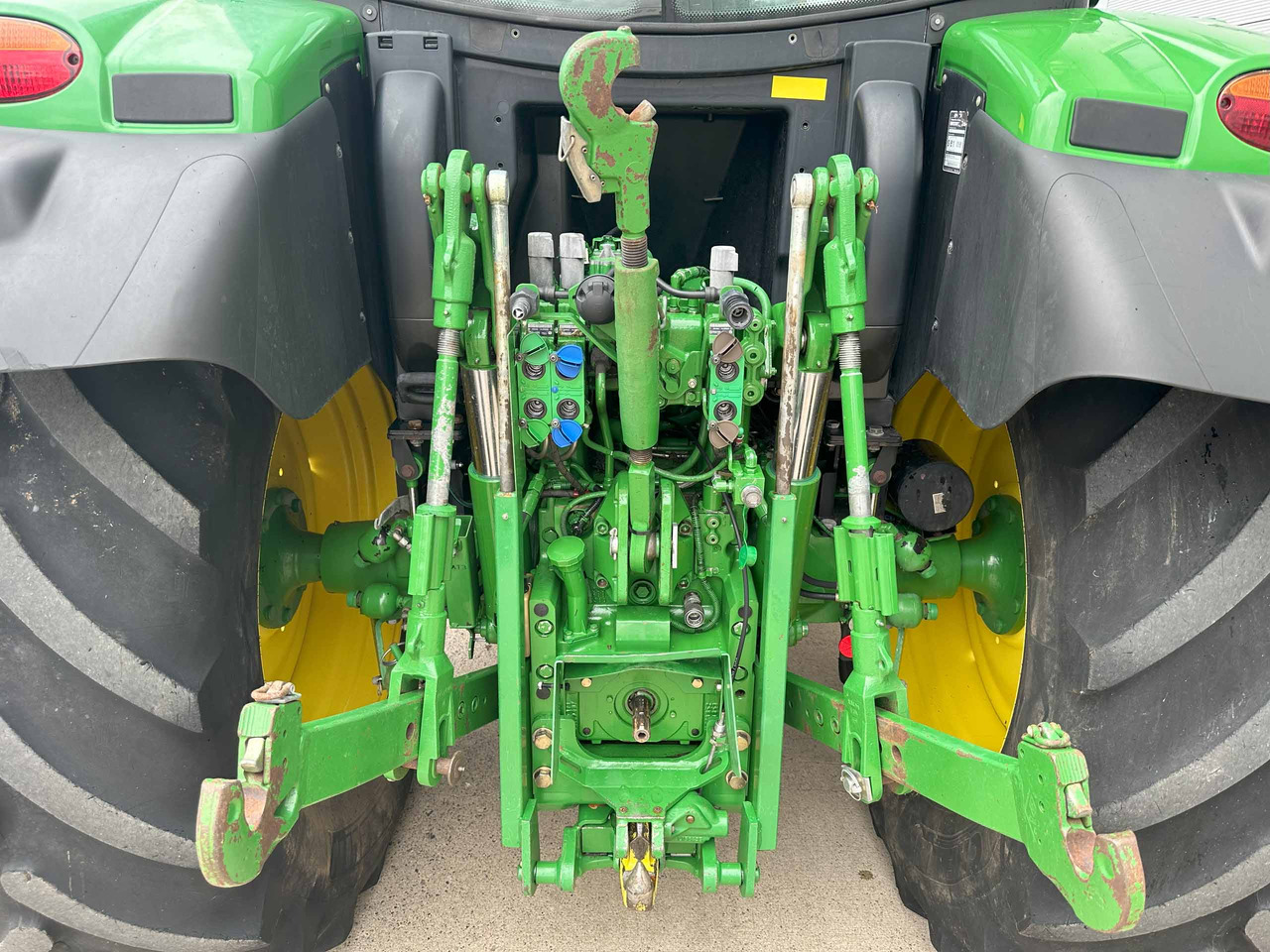 John Deere 6125R - Traktorius: foto 4 John Deere 6125R - Traktorius: foto 4