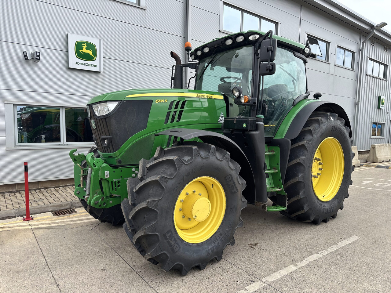 John Deere 6195R - Traktorius: foto 1 John Deere 6195R - Traktorius: foto 1