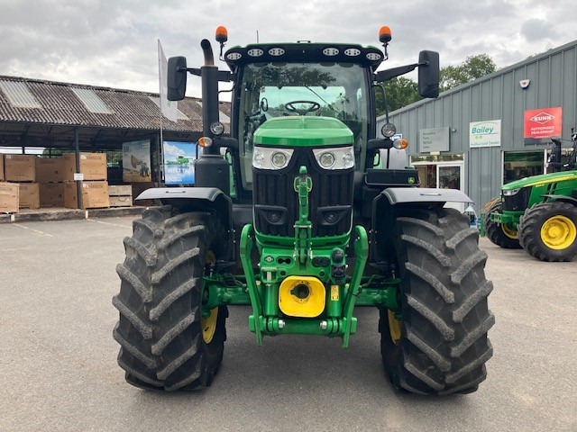 John Deere 6R 195 - Traktorius: foto 4 John Deere 6R 195 - Traktorius: foto 4